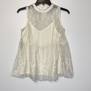 Cute Cream/Off-White Sleeveless Lace Shirt